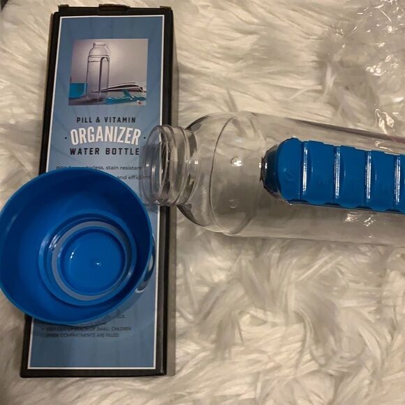 Set of two pill and vitamin organizers/water bottle NWT - Picture 5 of 6